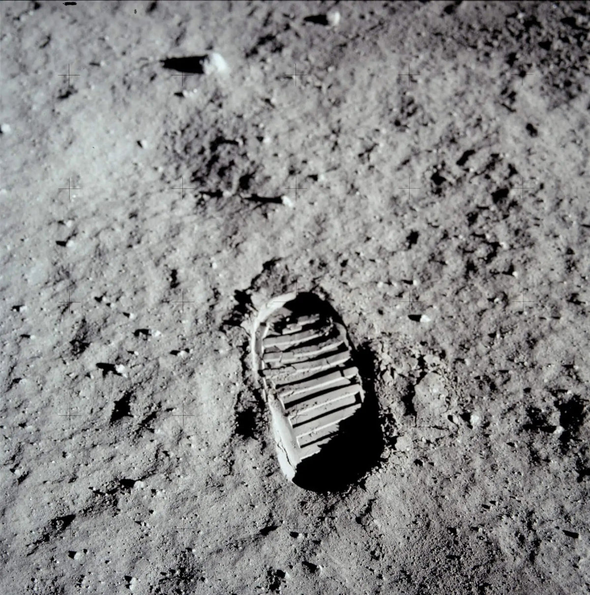 50th anniversary of moon landing – Leica monocular for NASA’s Apollo 11 astronauts